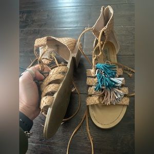 Steve Madden Fringe sandals